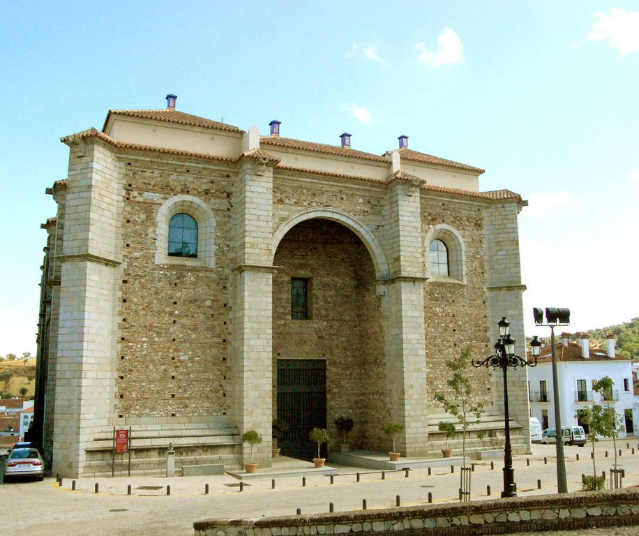 Hospederia Reina De Los Angeles Aracena Exterior photo