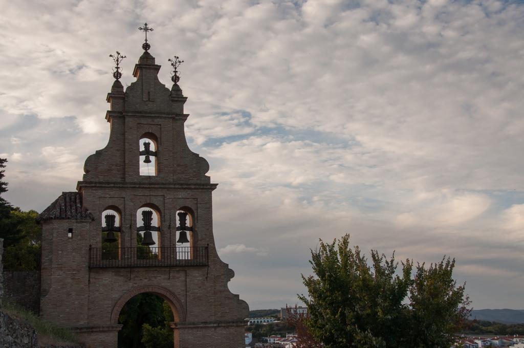 Hospederia Reina De Los Angeles Aracena Exterior photo