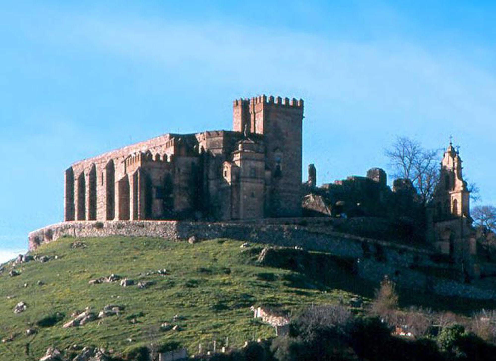 Hospederia Reina De Los Angeles Aracena Exterior photo